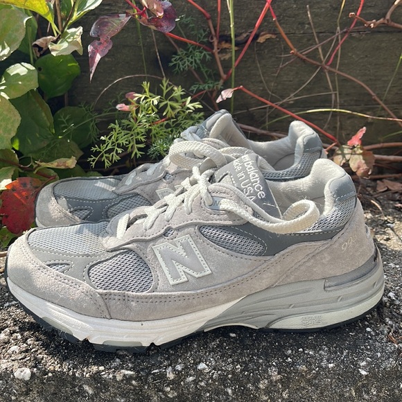 New Balance 993 size 7.5 W like new sold out everywhere - Picture 3 of 4